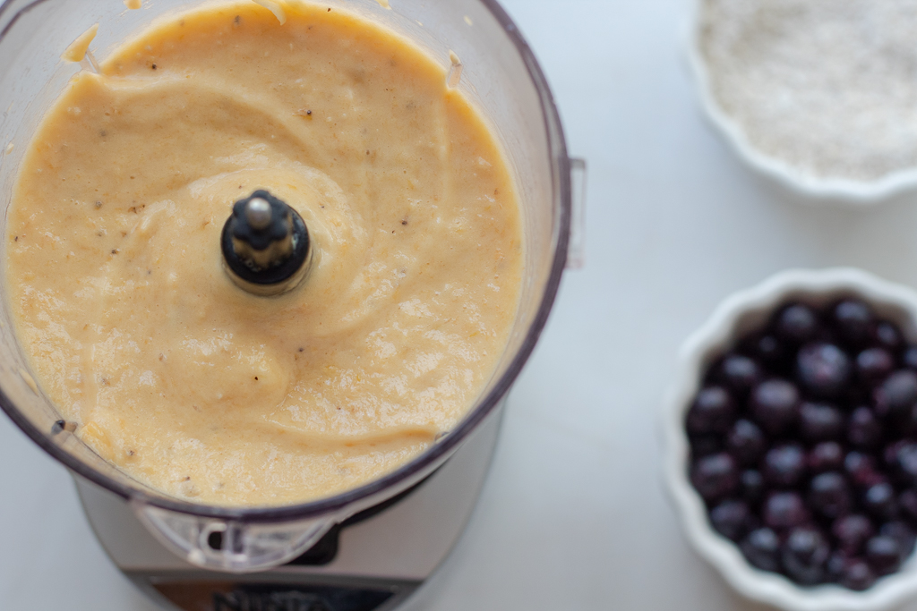 Blended plantains in a blender