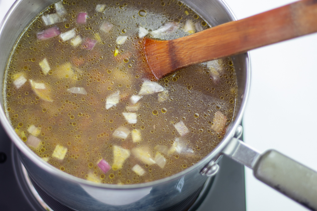 saucerpan with the vegan chili